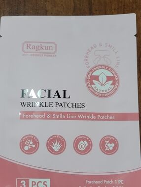 Facial wrinkle patches